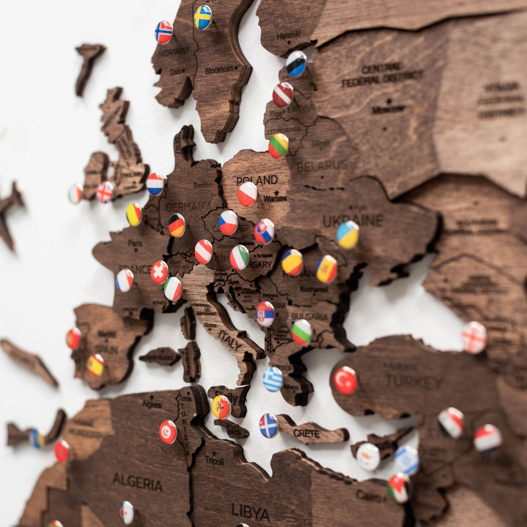 3D Weltkarte aus Holz Dark Walnut