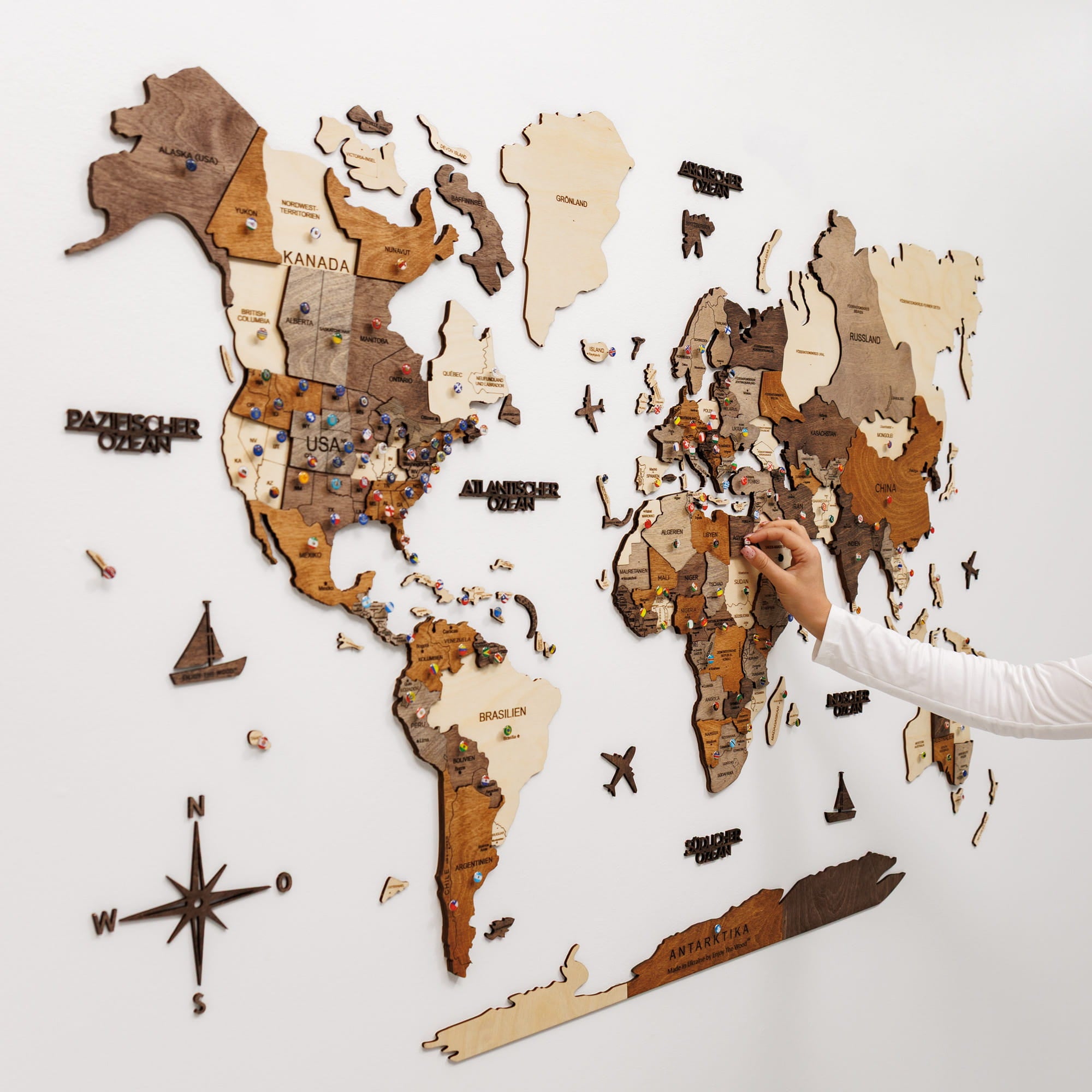 Weltkarte-aus-Holz