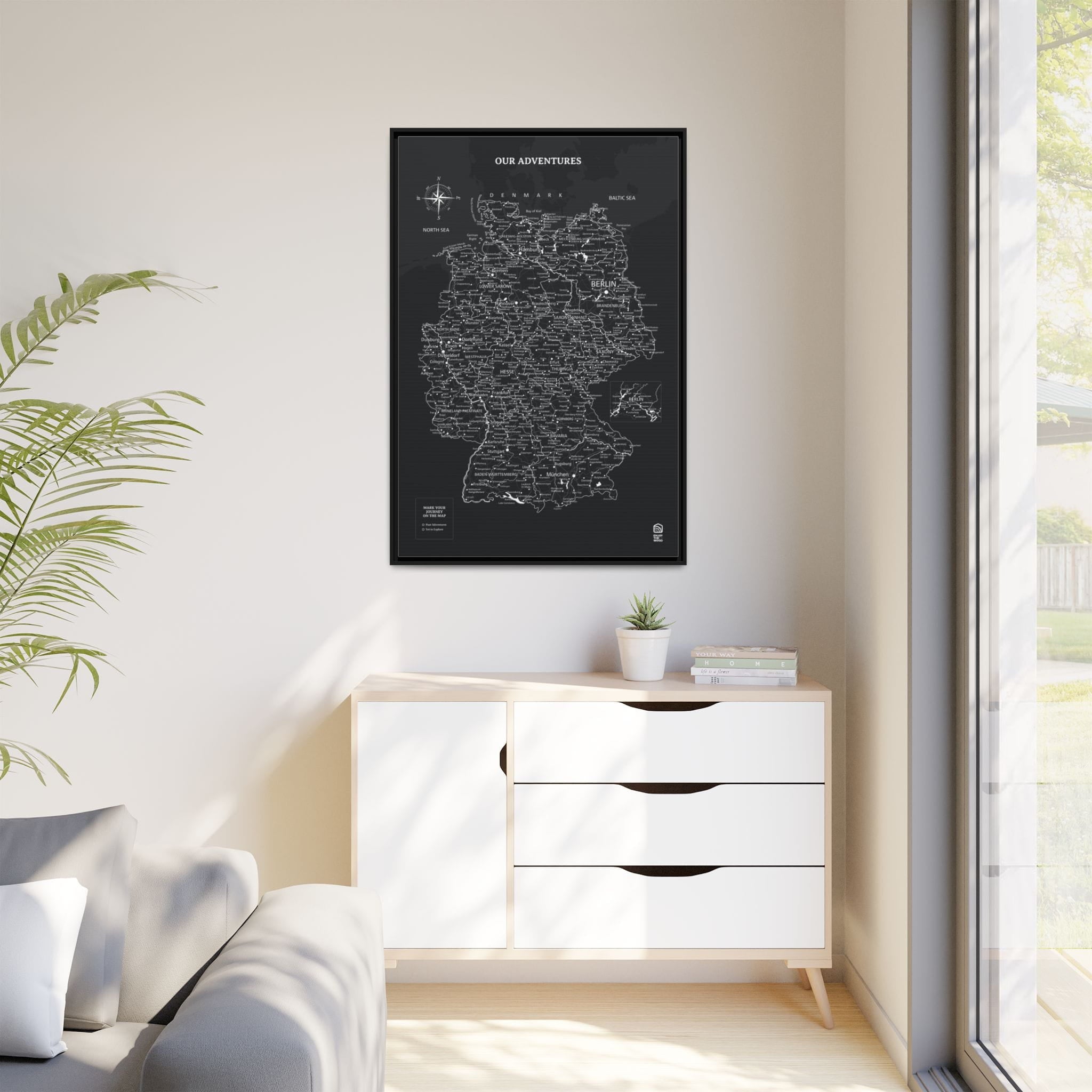 Wooden map of Germany on canvas - Black