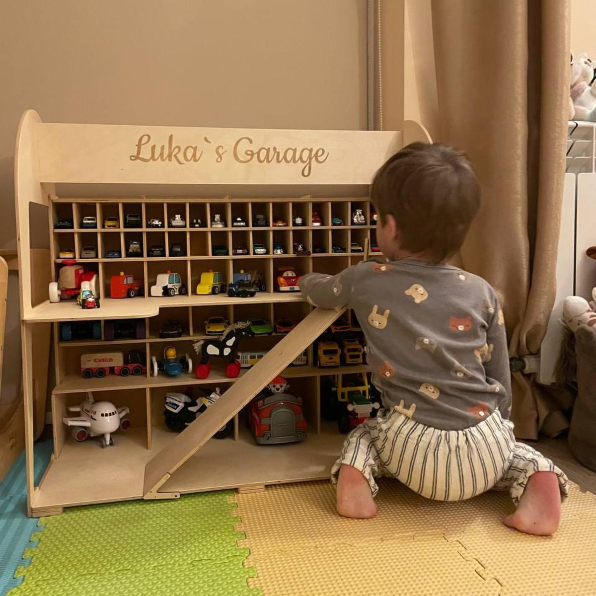 Holz-Parkgarage für Kinder - Schokolade