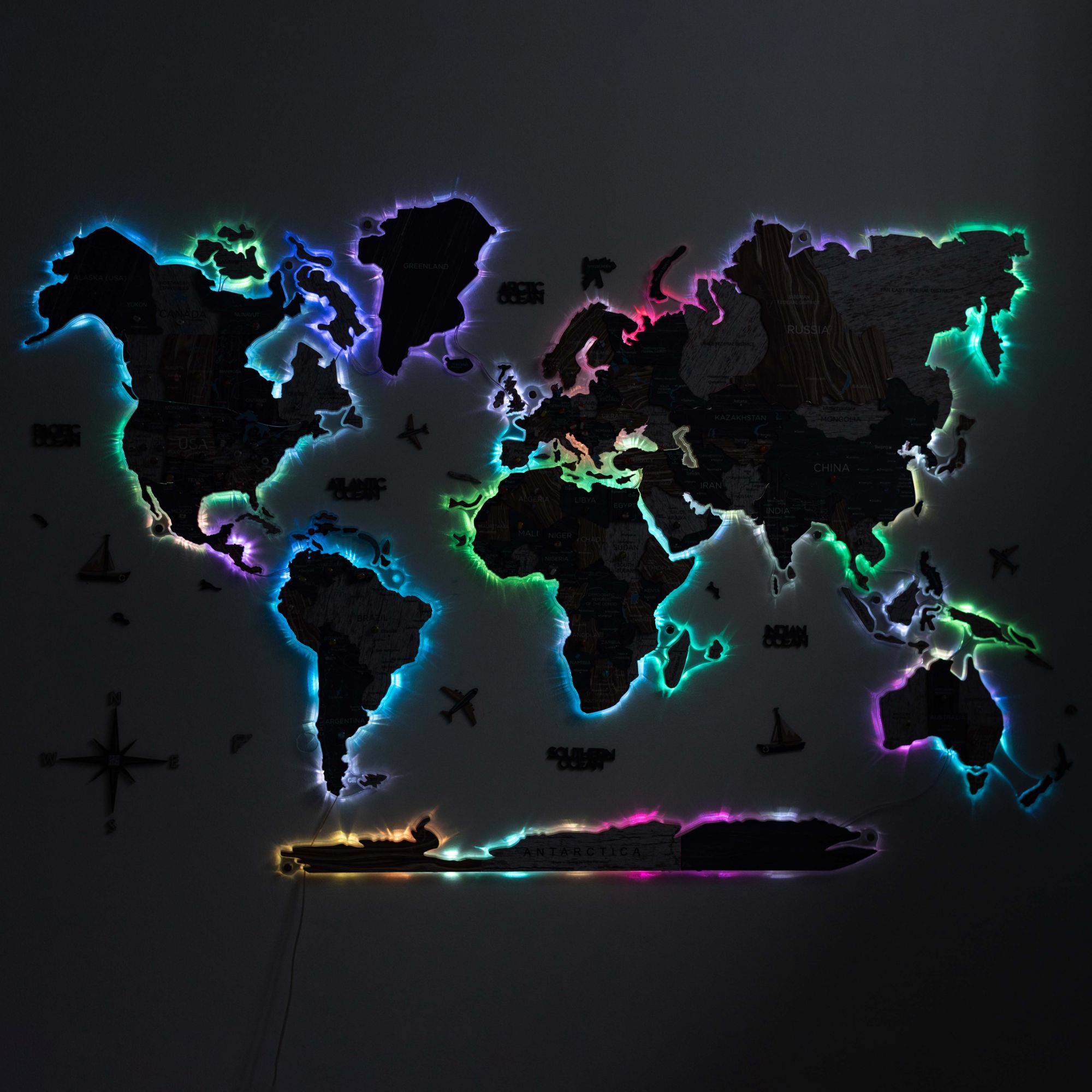 LED-Holzweltkarte Mystery