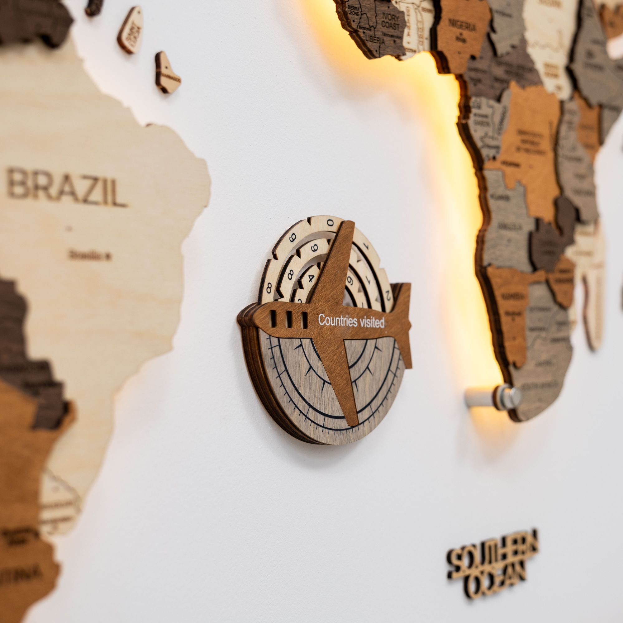 Reisetracker 3D Weltkarte aus Holz