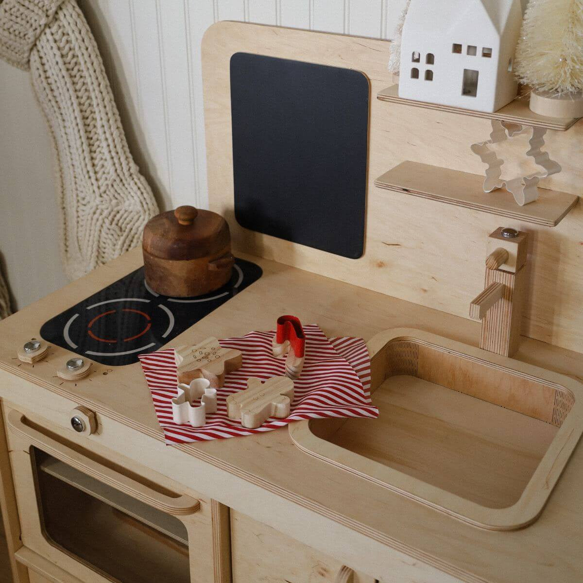 woody kitchen for baby