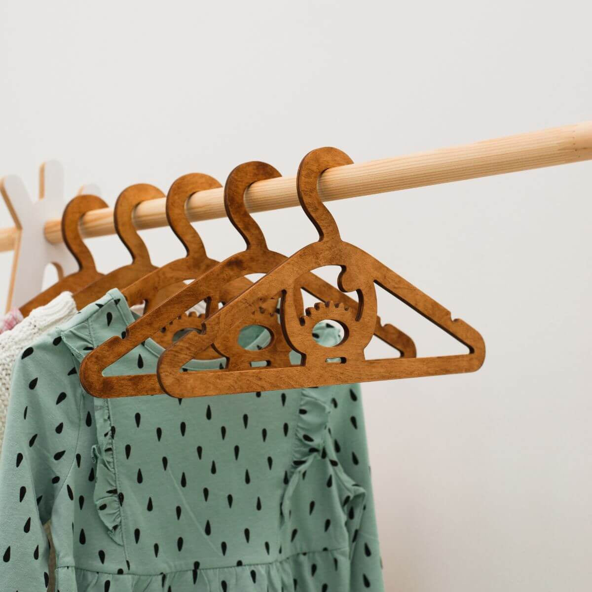 woody hangers