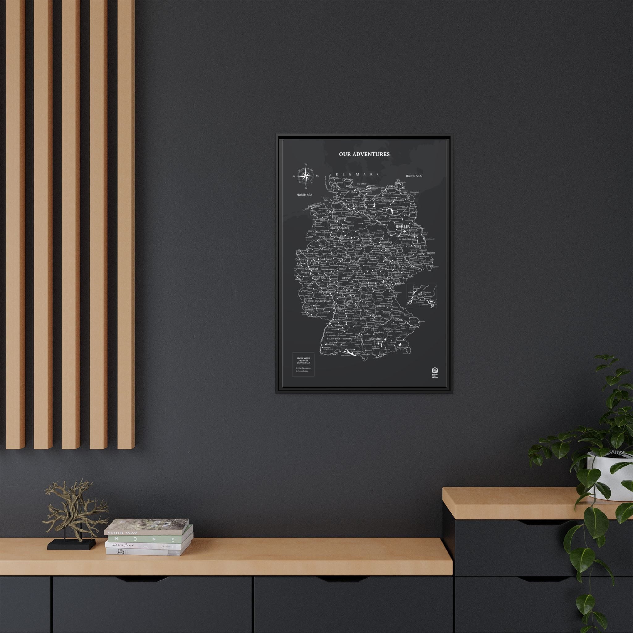 Wooden map of Germany on canvas - Black