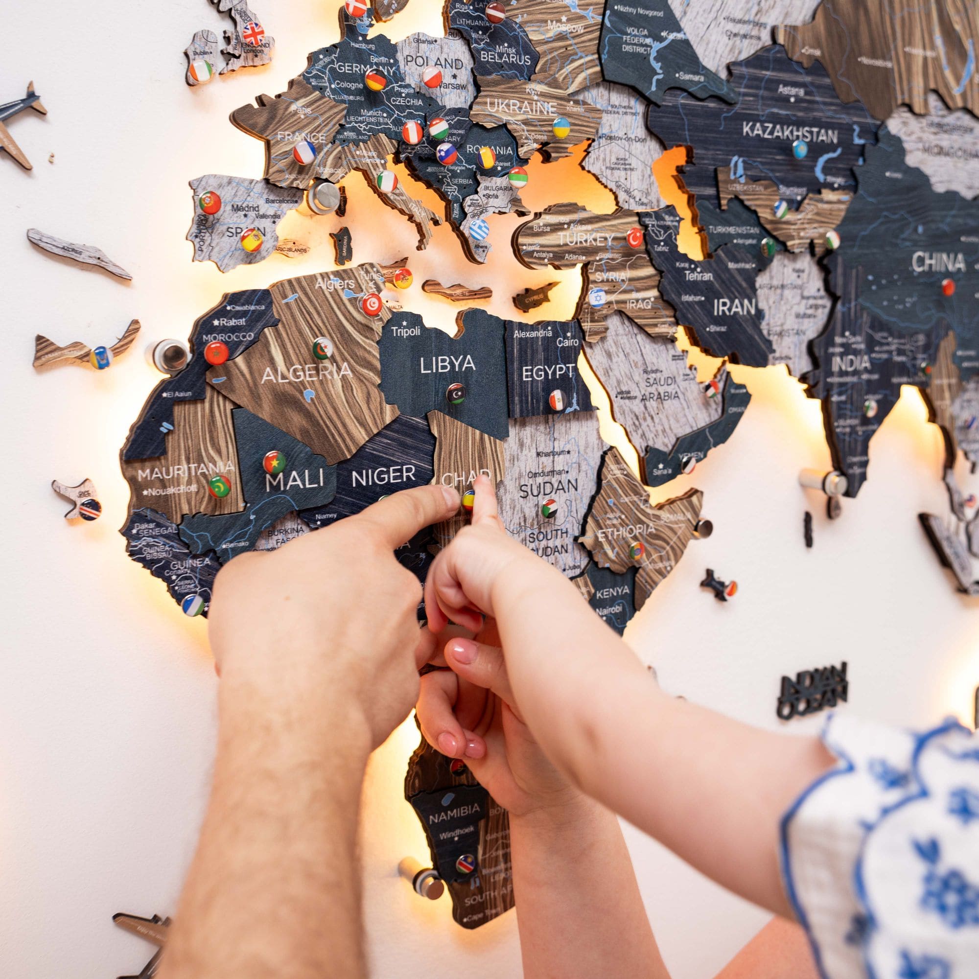 3D-LED / Luminous Holz-Weltkarte 3.0 – Mystery