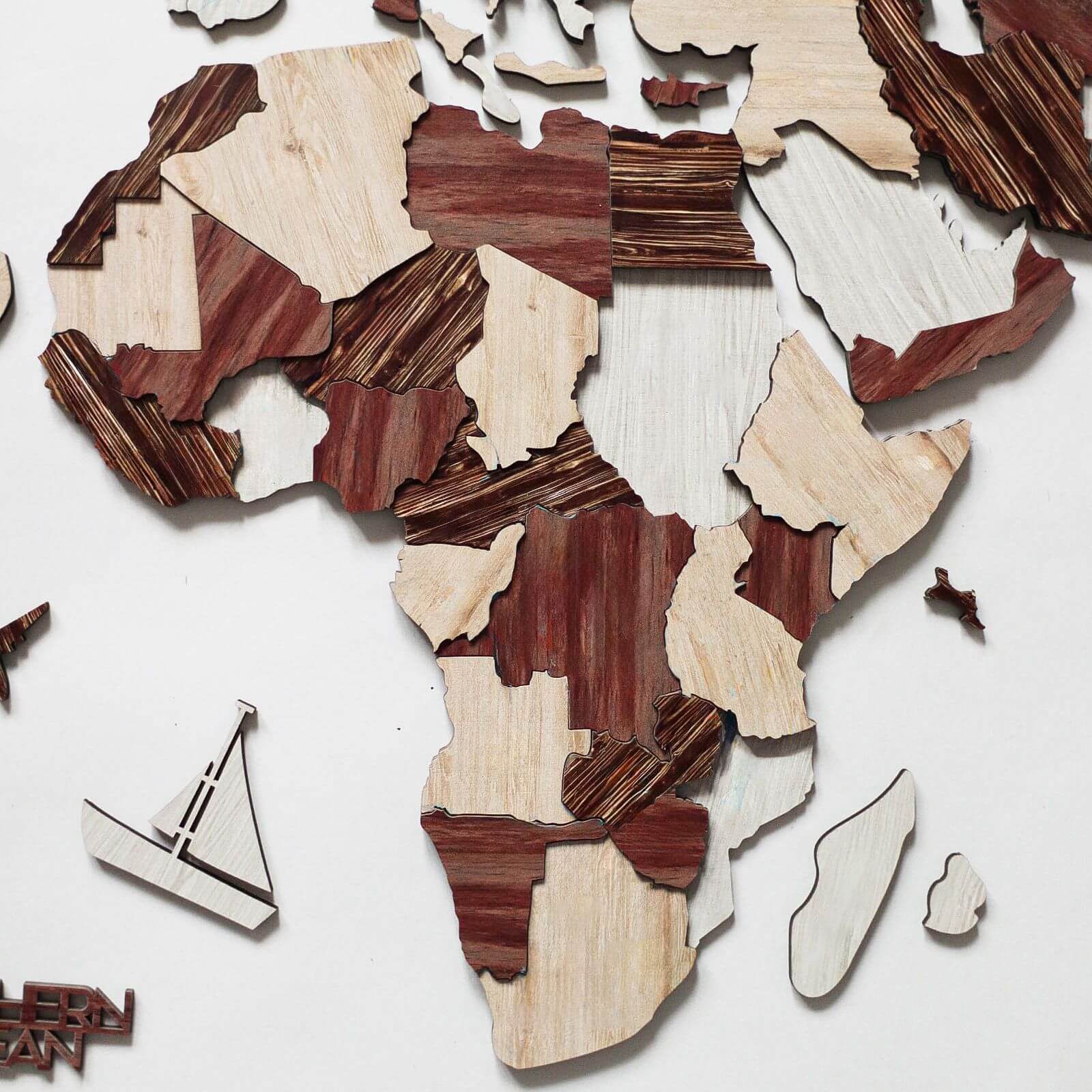 3D Leuchtende/Magnetische Farbige Weltkarte aus Holz Cappuccino