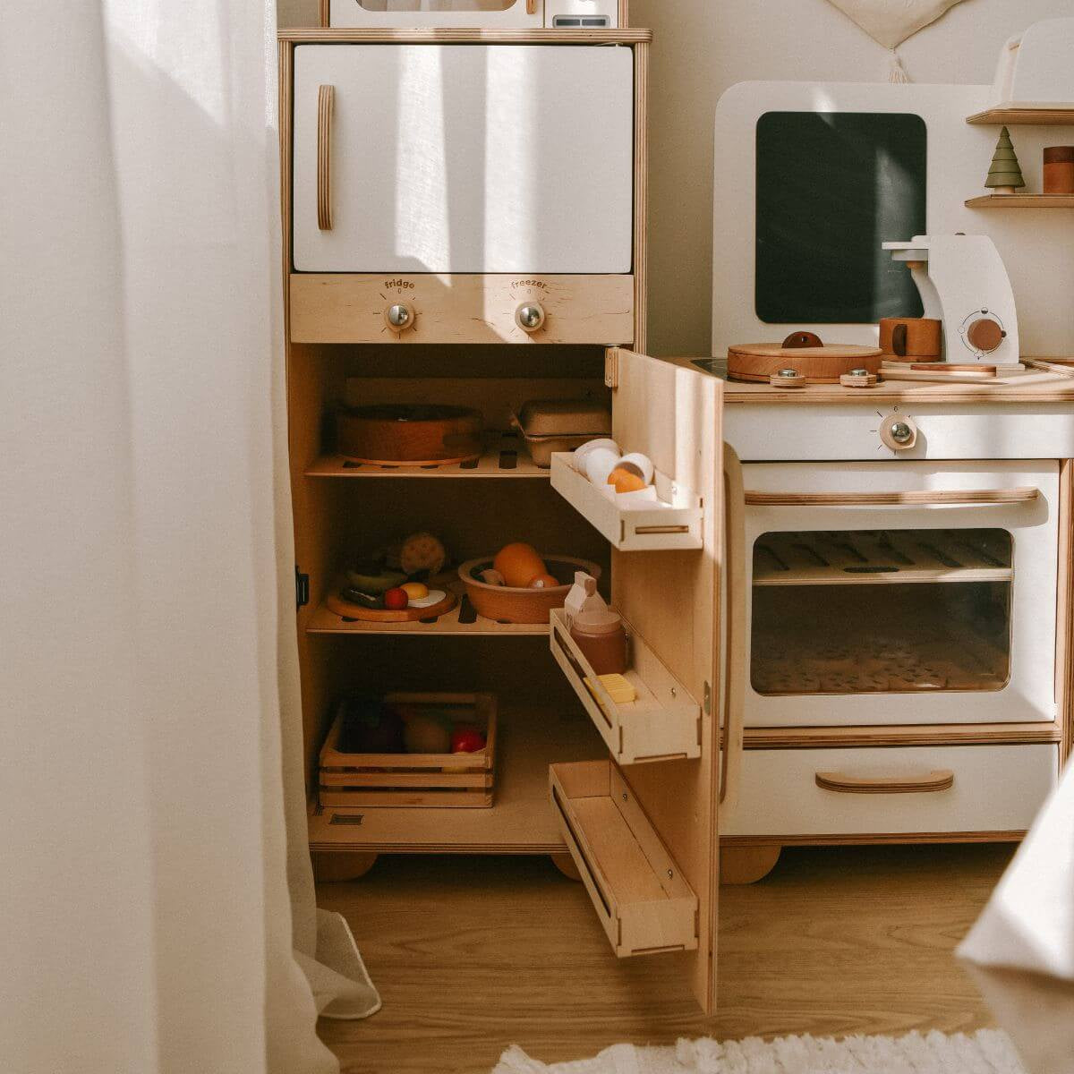 children play fridge