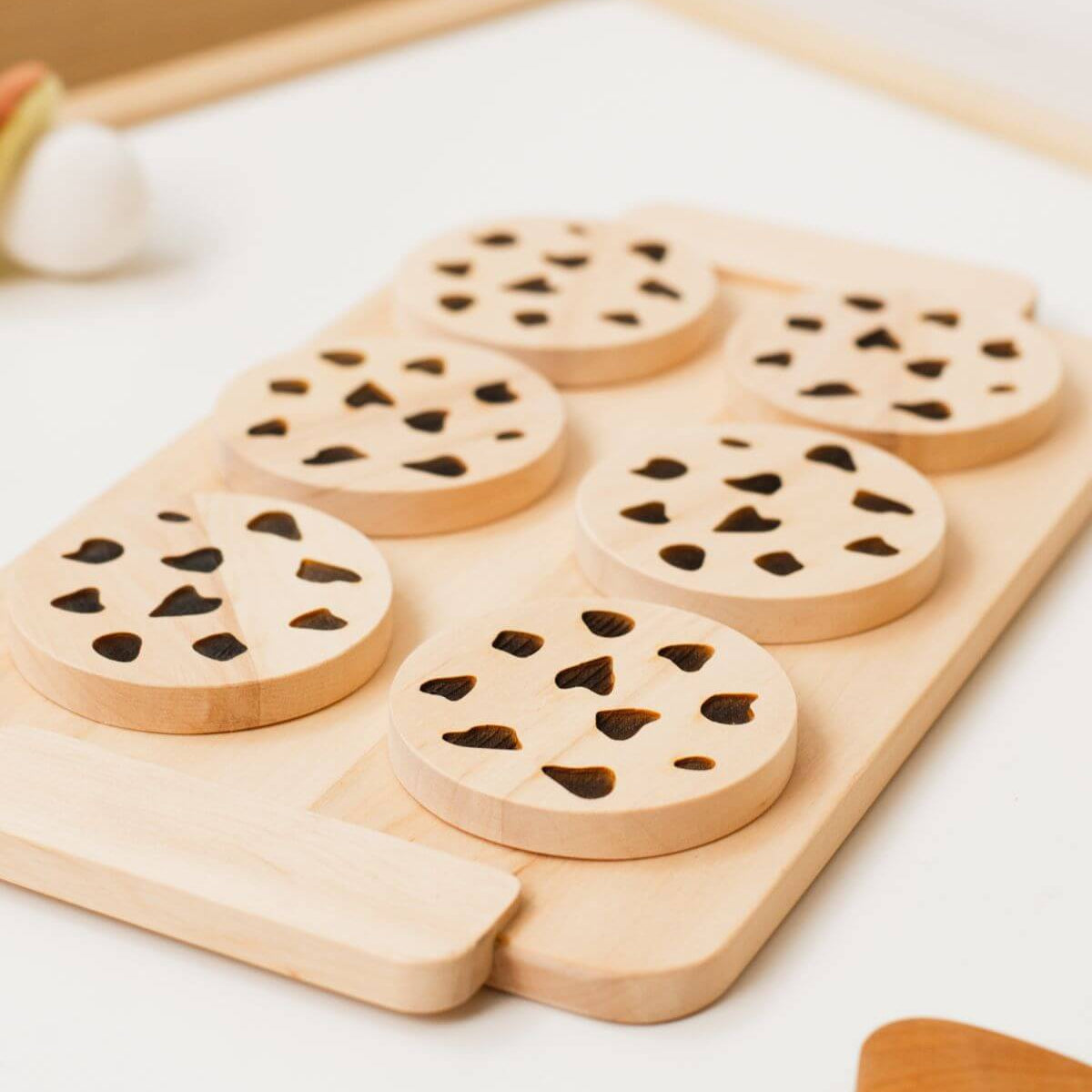 play wooden cookies
