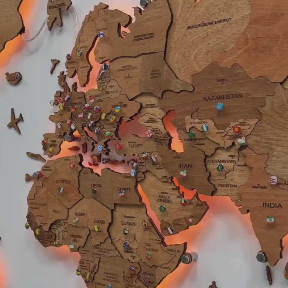 weltkarte 3d holz beleuchtet