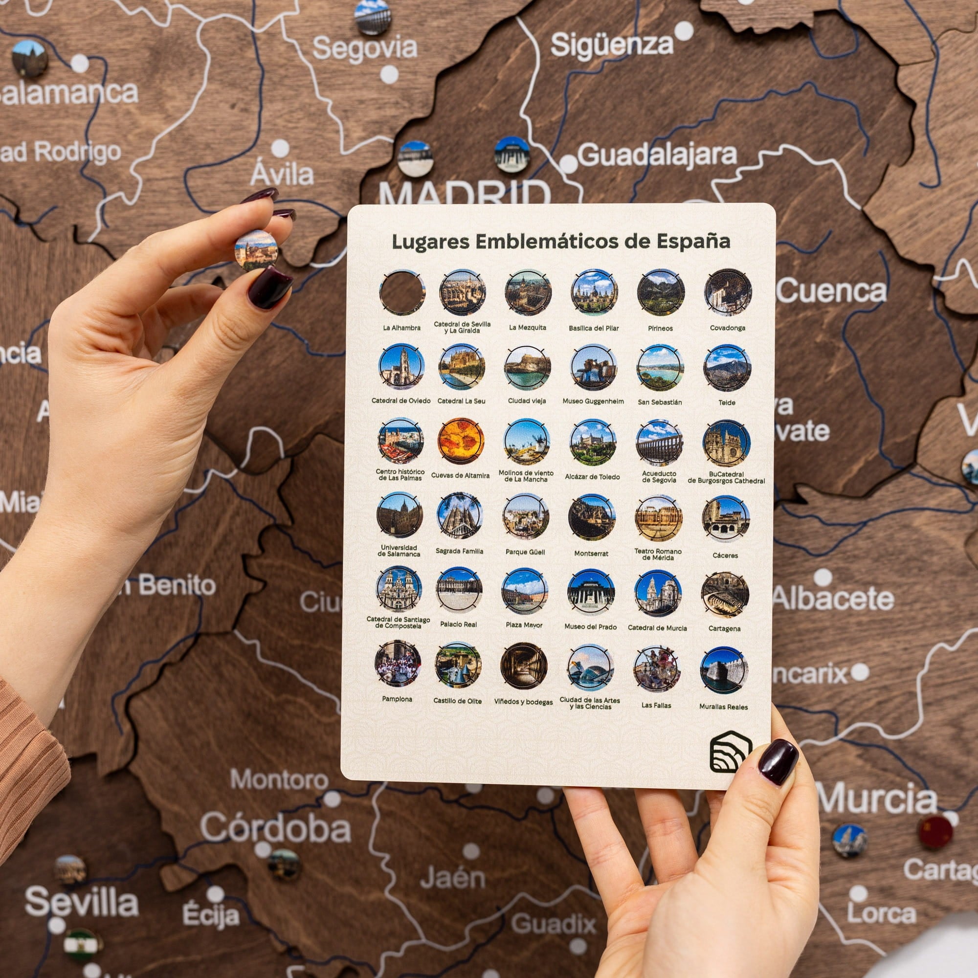 3D Spanienkarte aus Holz – Dunkle Walnuss