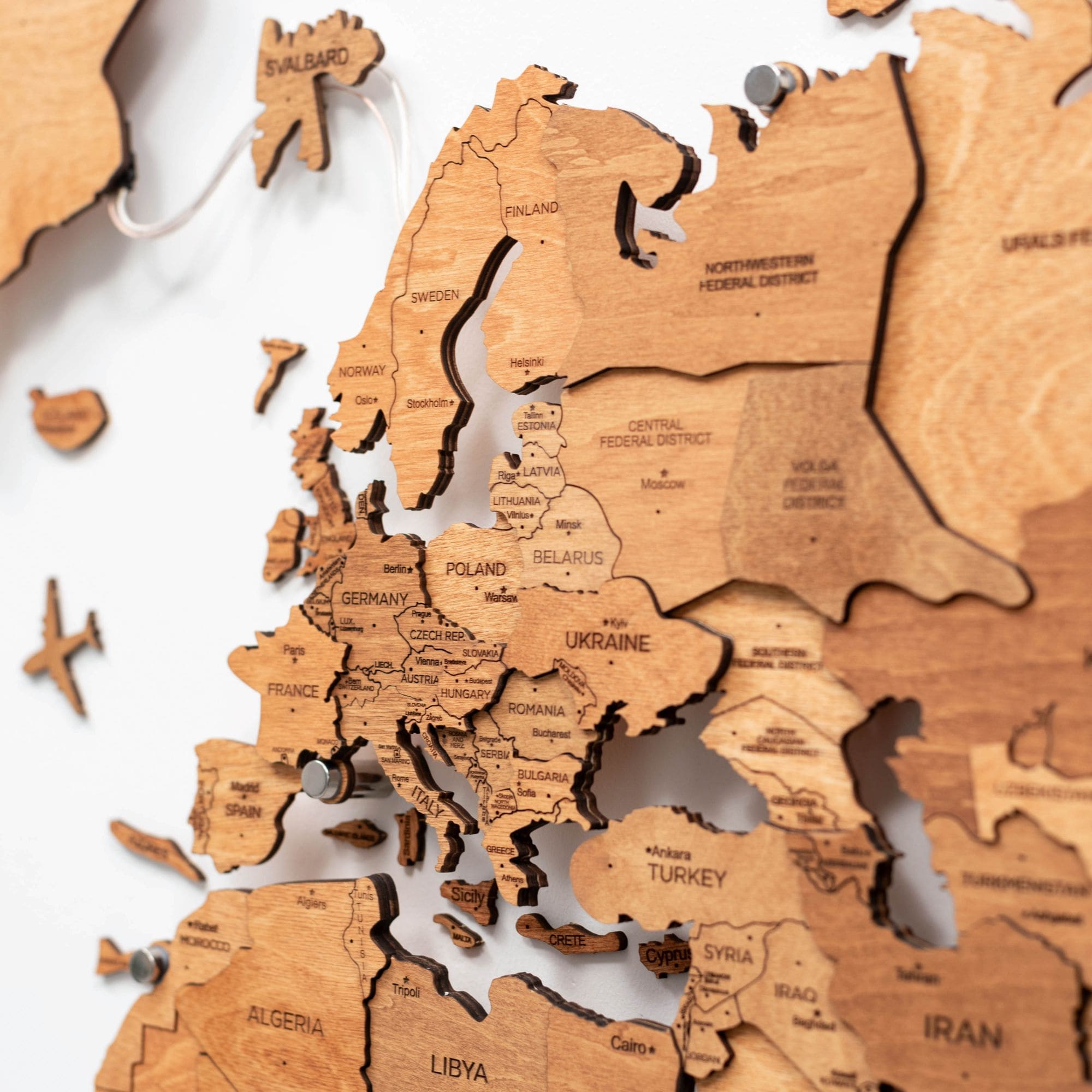 weltkarte 3d holz beleuchtet